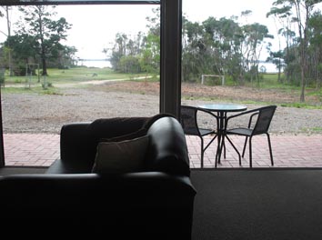 Lodge Huon Outlook at Waterfront Retreat at Wattle Point, Gippsland Lakes Accommodation