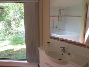 Lodge Steamer Ensuite at Waterfront Retreat at Wattle Point, Gippsland Lakes Accommodation