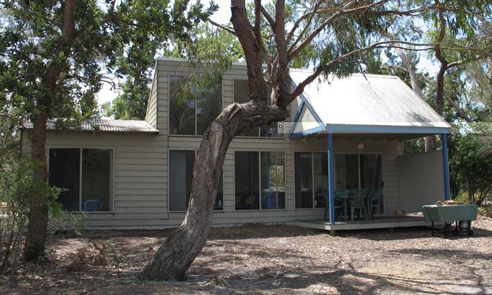 Lodge Westwind at Waterfront Retreat at Wattle Point, Gippsland Lakes Accommodation